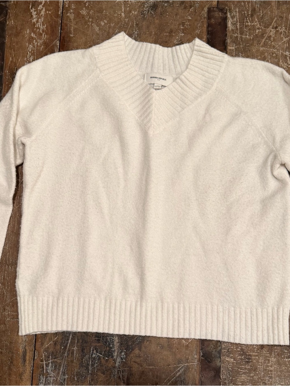 Banana Republic Cream V-Neck Sweater